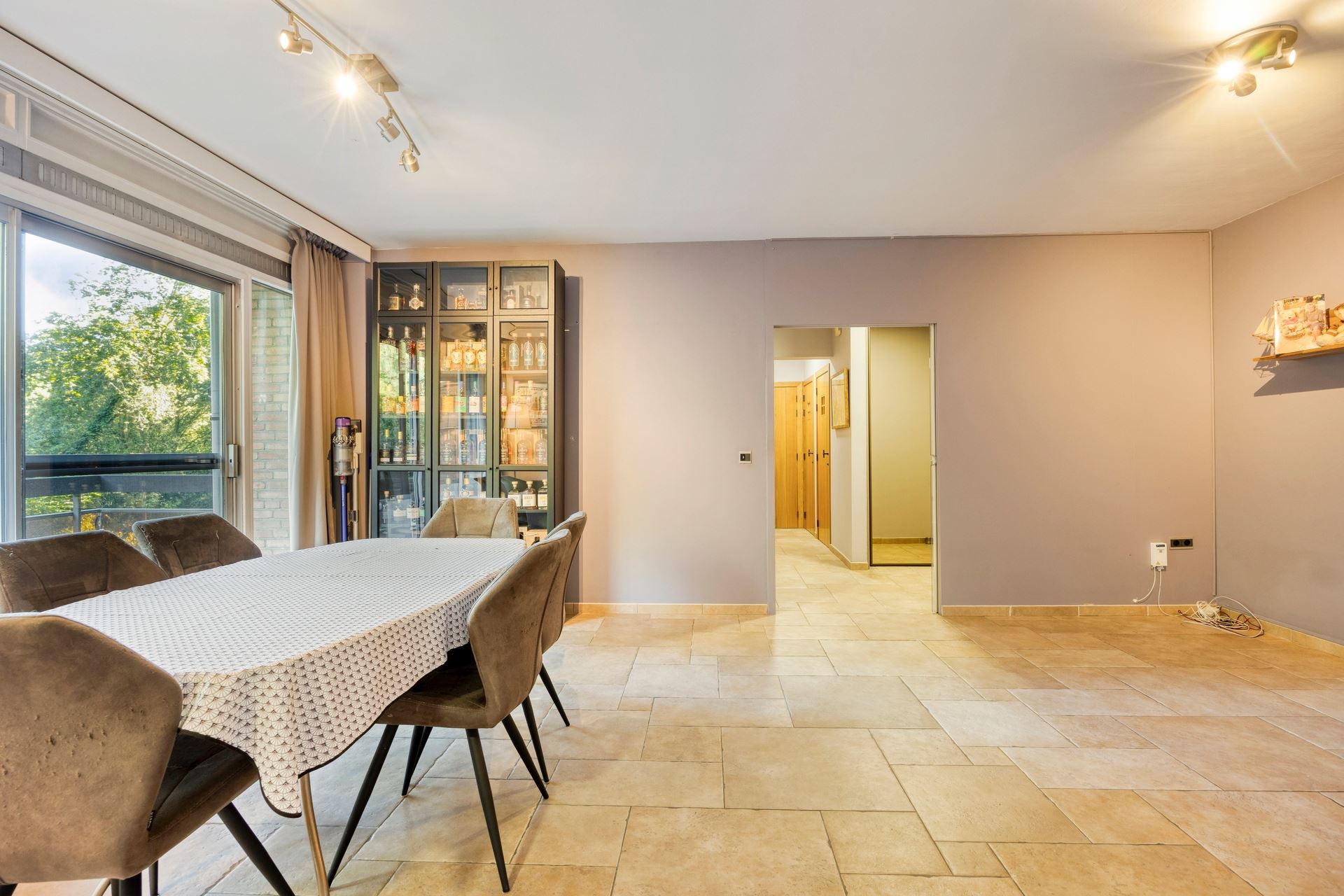 Lichtrijk 2-slaapkamerappartement met terras en groen uitzicht - foto 4
