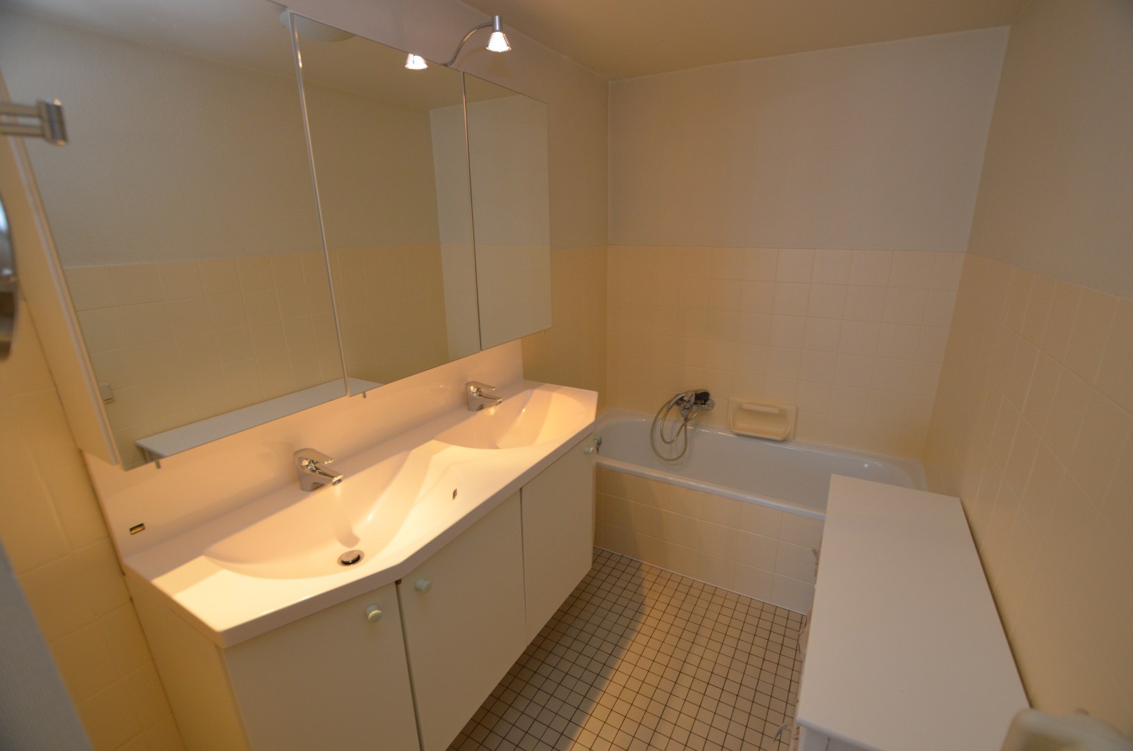 Mooi ruim, gerenoveerd appartement met open zicht - foto 4