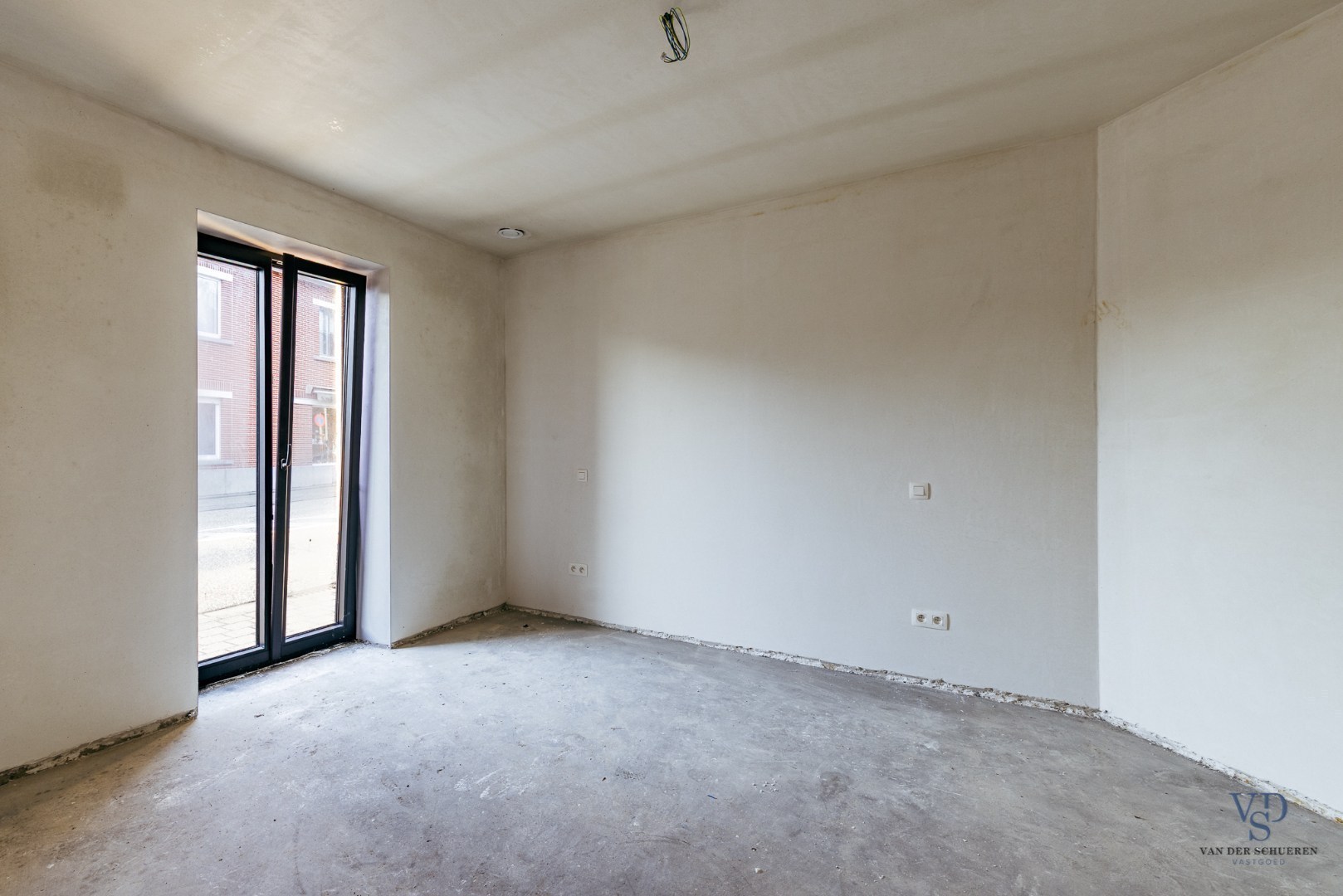 Living in a newly renovated home - photo 4