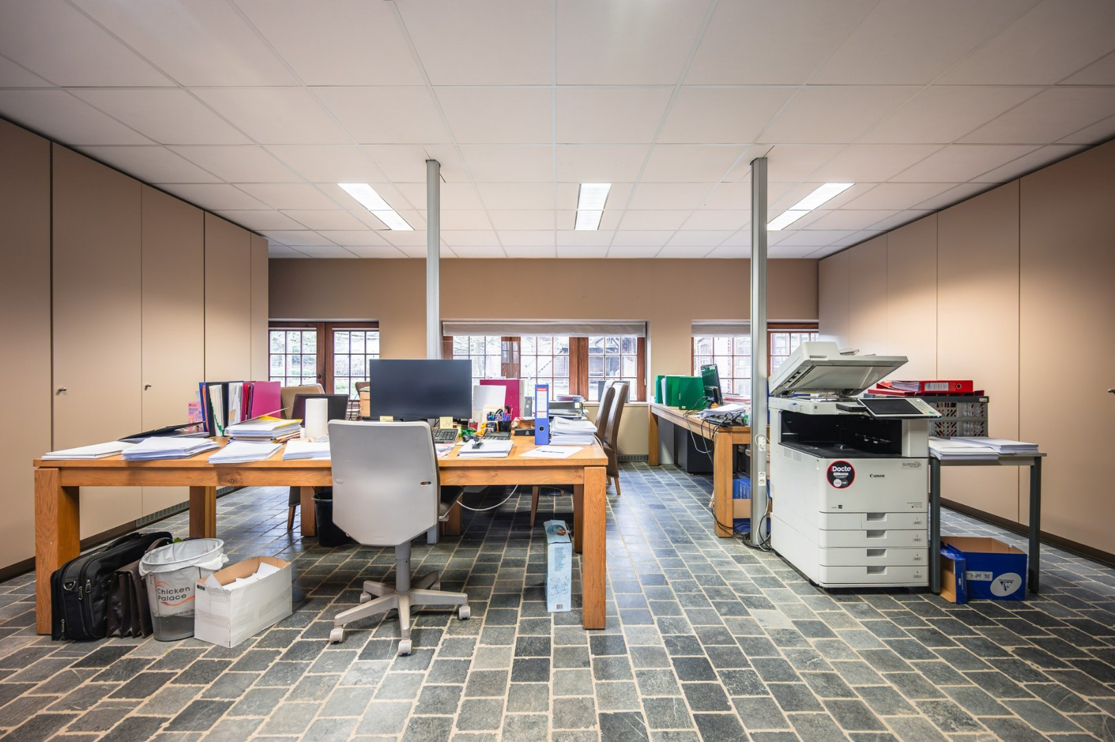 Unieke vierkantshoeve op uitgestrekt domein, geschikt voor diverse doeleinden - foto 5