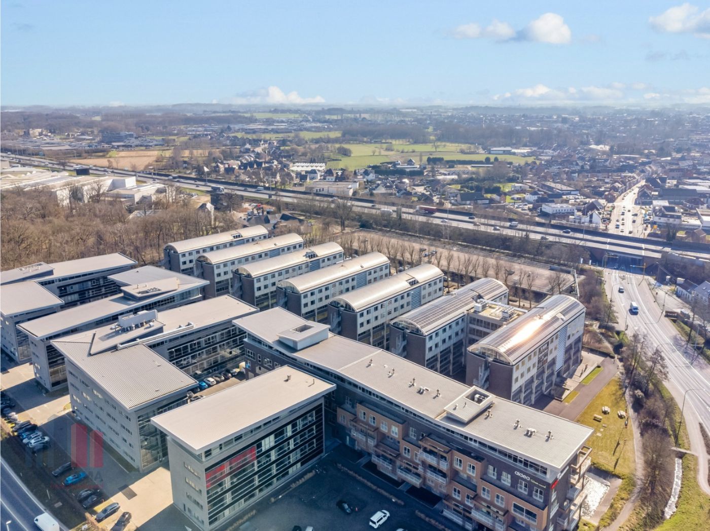 Kwalitatieve kantoorruimte van 961 m² met uitstekende bereikbaarheid - foto 4