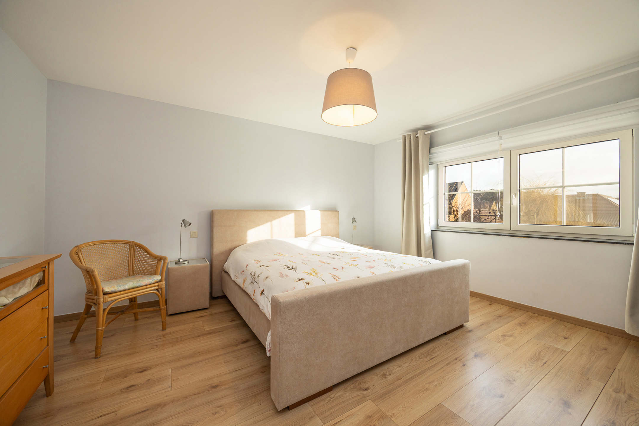 Hedendaagse woning met 3 grote slpk. op 381m² te Lommel - foto 4