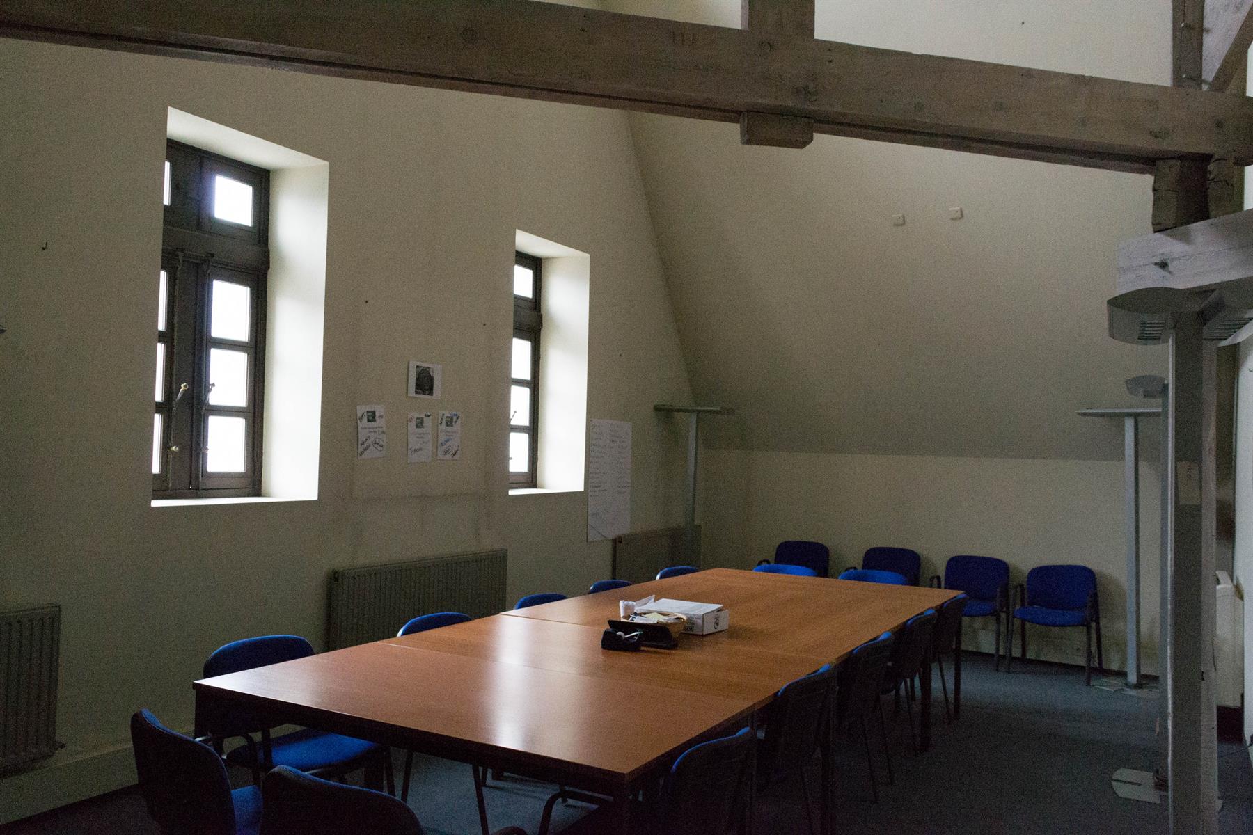 Ruim kantoor over de volledige 2e verdieping - foto 5