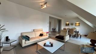 <p><span>Located right in the heart of Wemmel, on the Markt, this bright and well-designed flat will charm you with its prime location and comfort. </span></p><p><span> </span></p><p><span>It comprises a welcoming entrance hall, a separate toilet, a spacious living room with dining area, and a fully equipped kitchen.</span></p><p><span>You will also have a practical utility room for storage and housekeeping.</span></p><p><span> </span></p><p><span>The sleeping area comprises two bedrooms with fitted wardrobes, as well as a bathroom with a toilet.</span></p><p><span> </span></p><p><span>Garage: Option to rent a garage space for an additional 100 per month.</span></p><p><span> </span></p><p><span>For more information or to arrange a viewing, please contact us on 02/460.42.01 or at info@square-estate.be </span></p><p><span> </span></p>