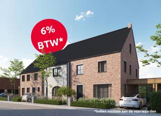 Deze woning wordt binnenkort gebouwd in de Burgemeester Gerda Myllestraat in Izegem. Gelegen in een zeer mooie residentiële en landelijke omgeving met een doodlopende straat, op fietsafstand van het centrum van Izegem. De woning wordt gebouwd op een oppervlakte van 274 vierkante meter. <span><strong>Geniet van het btw voordeel van 6%*</strong></span><br />De unieke uitstraling van deze woning wordt bekomen door zijn landelijke charme dankzij een oude recuperatie gevelsteen in combinatie met de vele natuursteen elementen.<br />Op het gelijkvloers van deze woning vinden we een ruime leefruimte met veel lichtinval met aansluitend een open keuken. Palend aan de keuken wordt een ruime berging voorzien. In de inkomhal vinden we de trap naar de eerste verdieping waar er 3 ruime slaapkamers voorzien zijn. De masterbedroom beschikt eveneens over een aansluitende dressingruimte. Verder vinden we hier de badkamer (met inloopdouche, bad en dubbel lavabo) en een afzonderlijk toilet. Op de eerste verdieping zijn alle kamers op een hoogte van 2m55. Optioneel kan er een vaste trap naar de zolder voorzien worden, deze heeft een grootte van 32 vierkante meter (standaar niet afgewerkt).<br />Deze nieuw te bouwen woning wordt volledig afgewerkt met kwalitatieve materialen zoals o.a. maatkeuken inclusief toestellen met een natuurstenen werkblad, vloerverwarming op het gelijkvloers en de eerste verdieping aangestuurd door middel van een warmtepomp (water/lucht), laminaat in de slaapkamers, zonnepanelen, oprit, terrassen, eiken trap, regenwaterpomp in de put …. Carport is optioneel te voorzien. De keuzes voor de afwerking zijn volledig naar smaak van de koper.<br />Interieurfoto’s zijn als voorbeeld van een gelijk(w)aardige woning.<br />Ontdek deze nieuwbouwwoning in Izegem<br />*Btw tarief onder voorwaarden<br />Grondoppervlakte: 274 m² / E-peil : 24 / Prijzen excl. btw en registratiebelastingen<br />Voor meer informatie, contacteer BOUW BOSSU op het nummer 0496 101 201 - www.bouwbossu.be