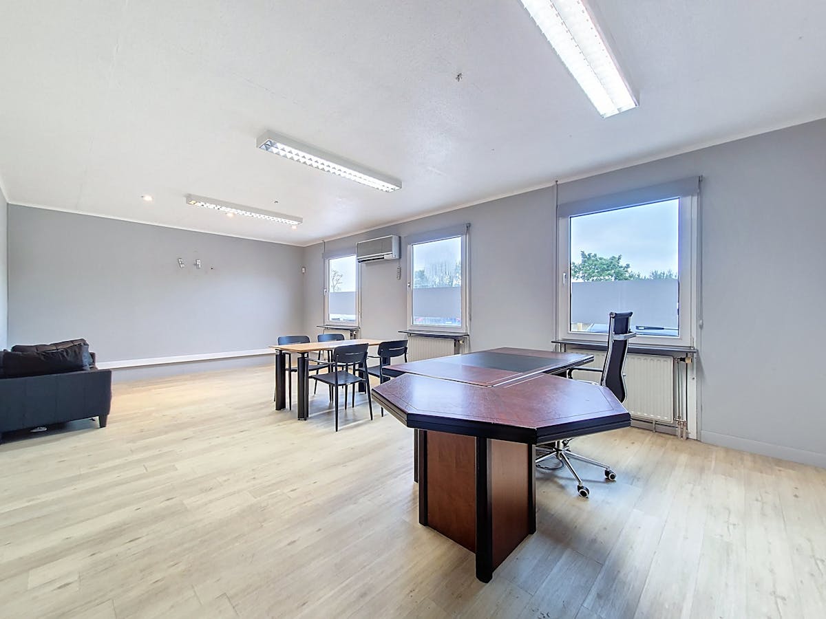 Kantoor (ca. 246 m²) te huur aan de R4 te Gent - foto 3