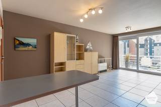 Dit mooie 1-slaapkamer appartement bevindt zich in de residentie 'Apollo XI' te Nieuwpoort-bad.Het gebouw situeert zich vlakbij de Zeedijk en de...