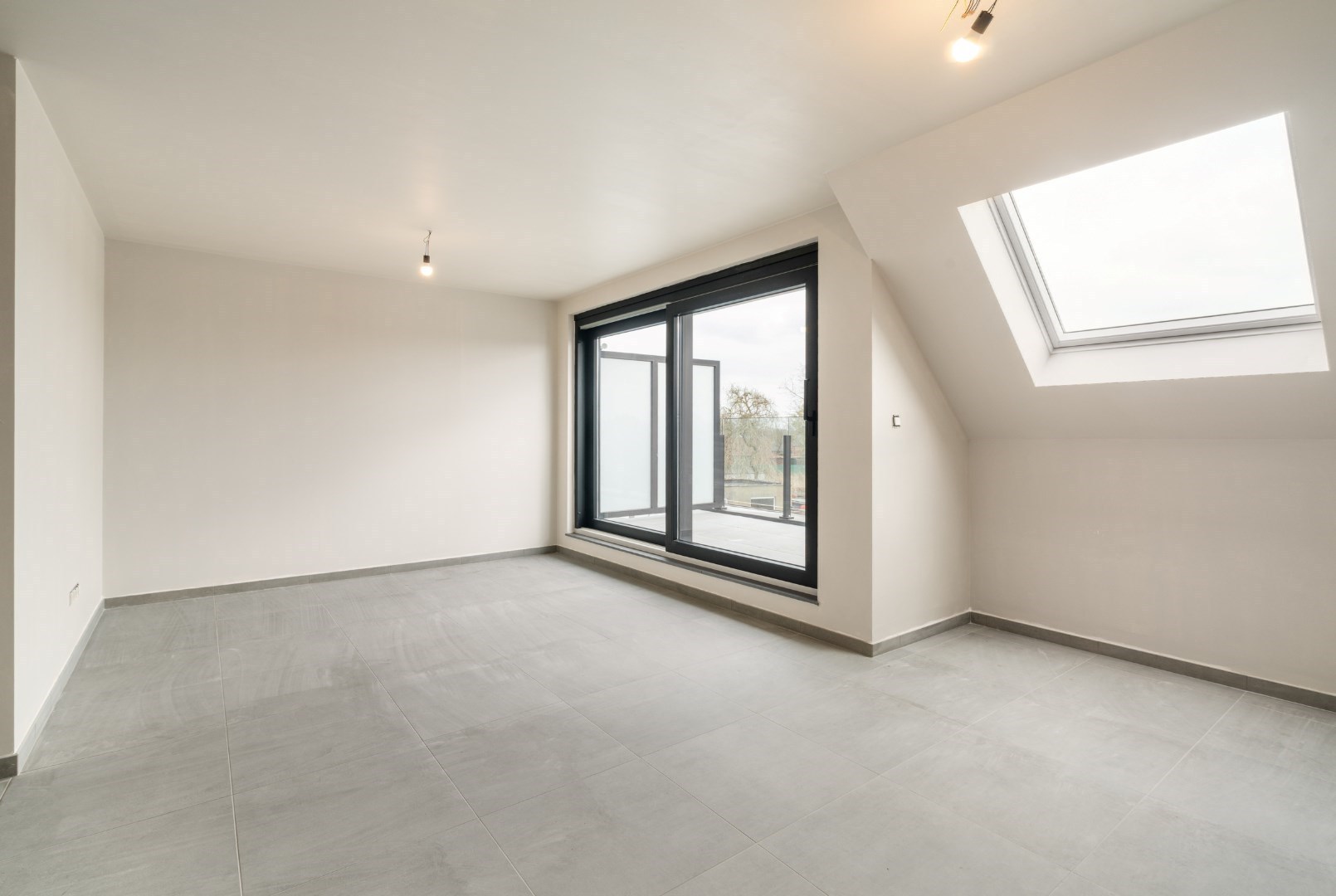 RUIM APPARTEMENT MET 3 SLAAPKAMERS - foto 5