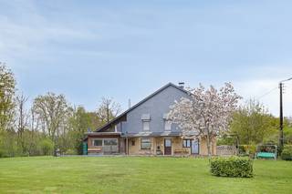 Dans le village champêtre et verdoyant de Muno, section de Florenville, se trouve cette propriété d'exception composée d'une habitation privée,...