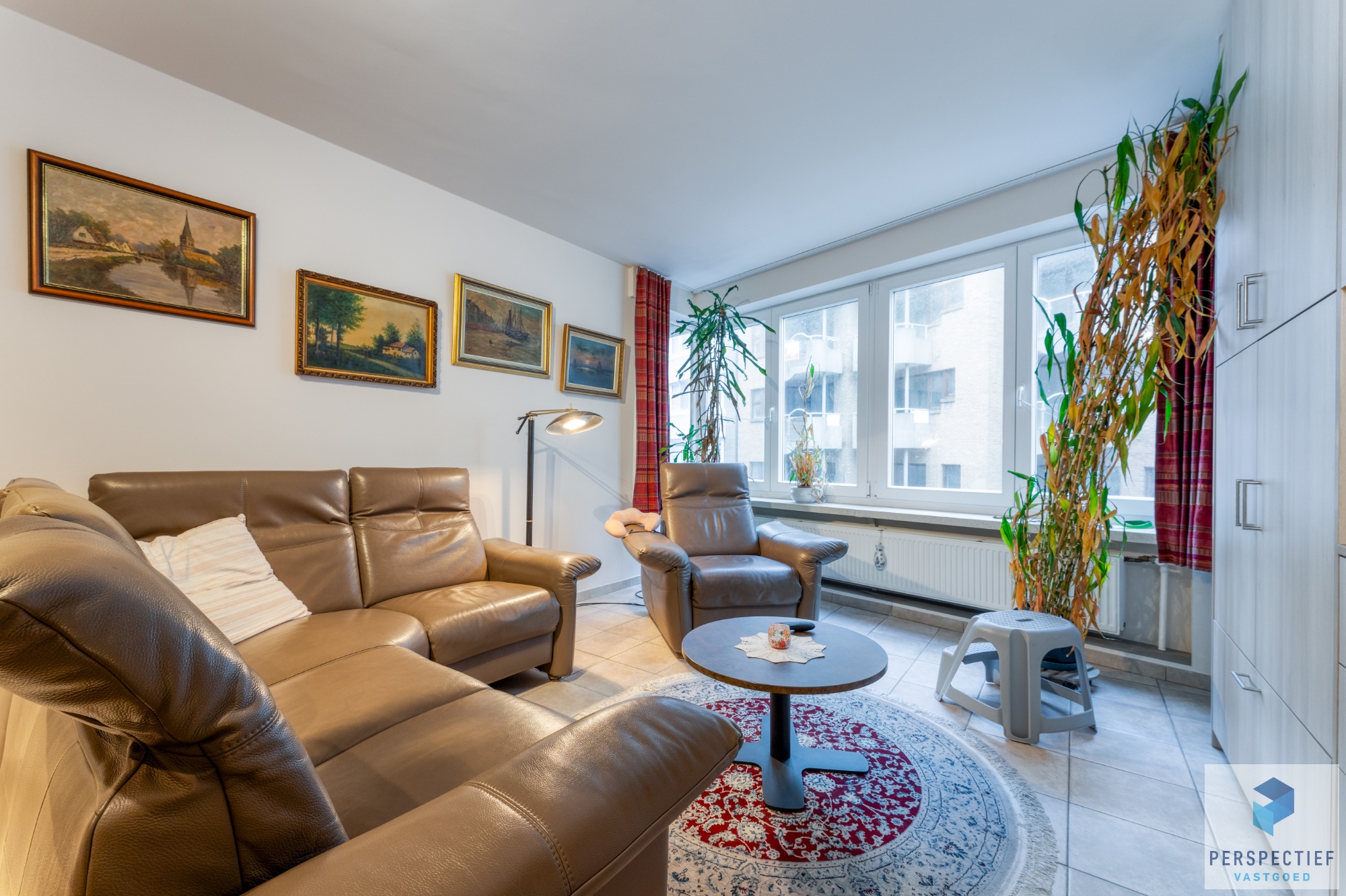 Goed gelegen ruim vernieuwd 2 slaapkamer appartement met grote berging en autostaanplaats - foto 5