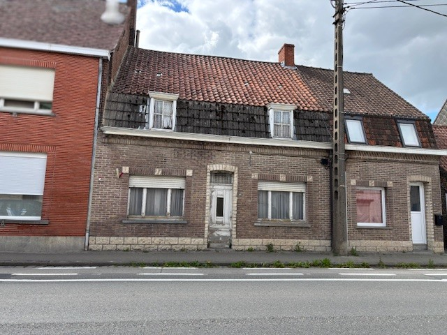 Volledig te renoveren huisje met tuintje op 99m² met zijuitweg. - foto 1