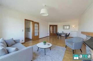 Dit ruim appartement, gelegen in een groene en aangename buurt, biedt een comfortabele ruimte van 94m²! Het appartement bevindt zich in een...