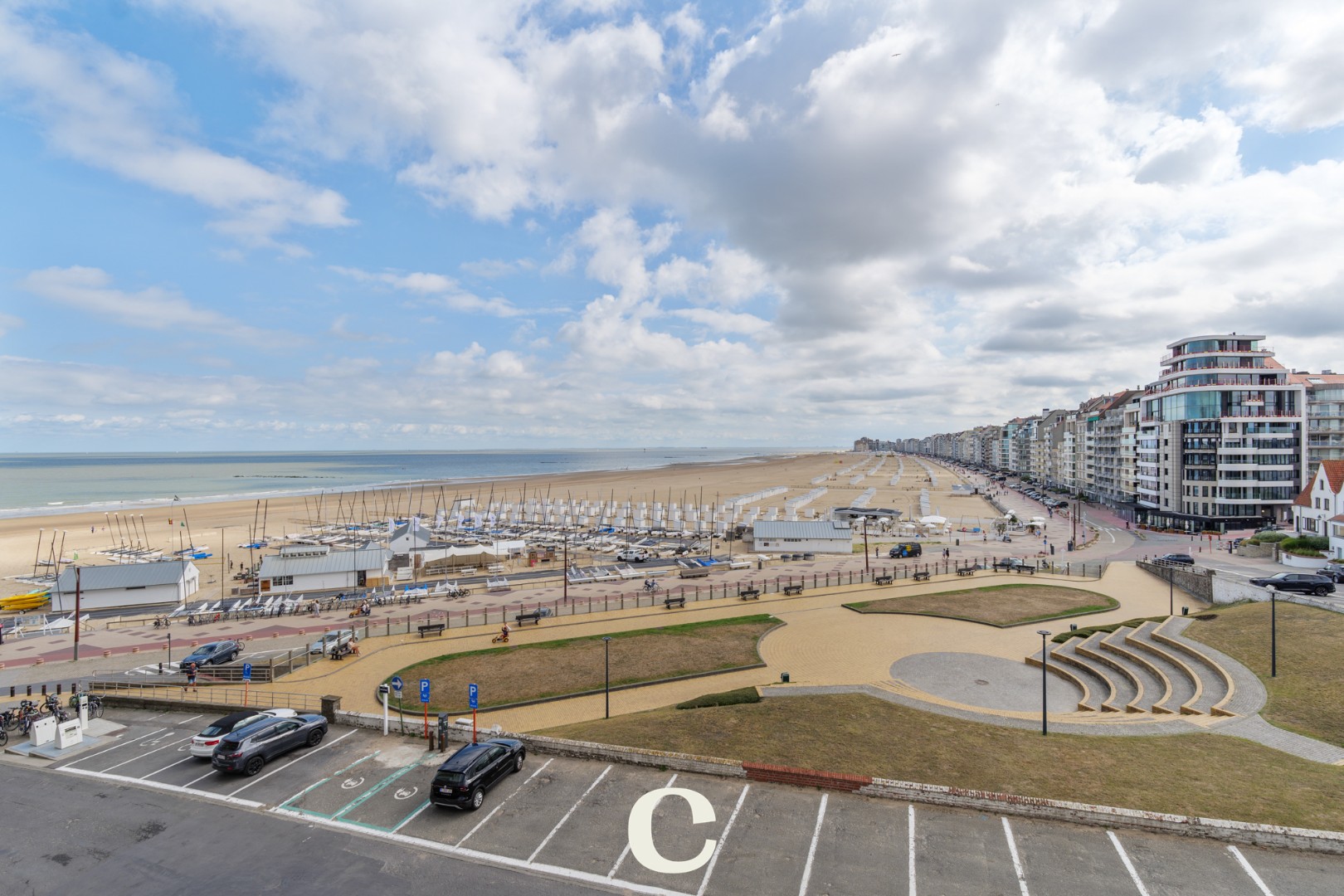Discrete verkoop: appartement gelegen in residentie Long Beach, met spectaculair frontaal zeezicht en verlengde van kustlijn richting Rubensplein. - photo 5