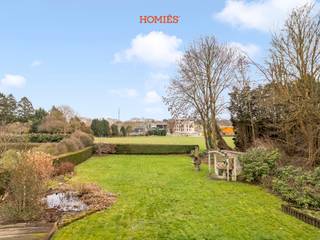 In een rustige, doodlopende straat in het residentiële Vossem, omgeven door landbouwgronden en vlak bij het Moorselbos, bevindt zich deze te...