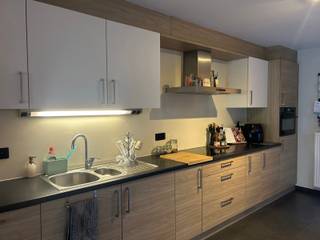 Ben jij op zoek naar een gelijkvloers appartement in het centrum van Peer? Dan hebben wij gevonden wat jij zoekt!<br /><br />INDELING: <br />- Inkomhal met inbouwkasten<br />- Keuken<br />- Eetkamer<br />- Woonkamer<br />- Berging<br />- Badkamer<br />- Slaapkamer 1 met inbouwkasten<br />- Slaapkamer 2<br />- Terras aan de achterzijde<br />- Binnenkoer<br />- Buitenberging<br />- Autostandplaats aan de achterzijde van het gebouw<br /><br />LIGGING: <br />- Het appartement is gelegen in het centrum van Peer. <br />- Scholen, winkels, horeca en het openbaar vervoer bevinden zich op wandelafstand.<br /><br />EXTRA TROEVEN: <br />- Het appartement is instapklaar. <br />- Er is een zonne-luifel voorzien op de binnenkoer. <br />- Het appartement heeft een privatieve ingang waardoor er geen gemeenschappelijke kosten zijn. <br />- Het appartement is energiezuinig. <br /><br />Meer weten?<br />Contacteer ons en wij helpen je graag dichtblij verder!