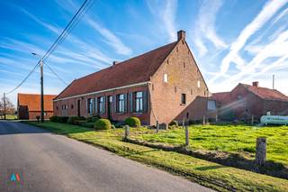 Hoeve met landbouwinfrastructuur op ca. 1,5 haIn het landelijke Loenhout vindt u deze hoeve met bijhorende landbouwinfrastructuur op een ruim perceel...