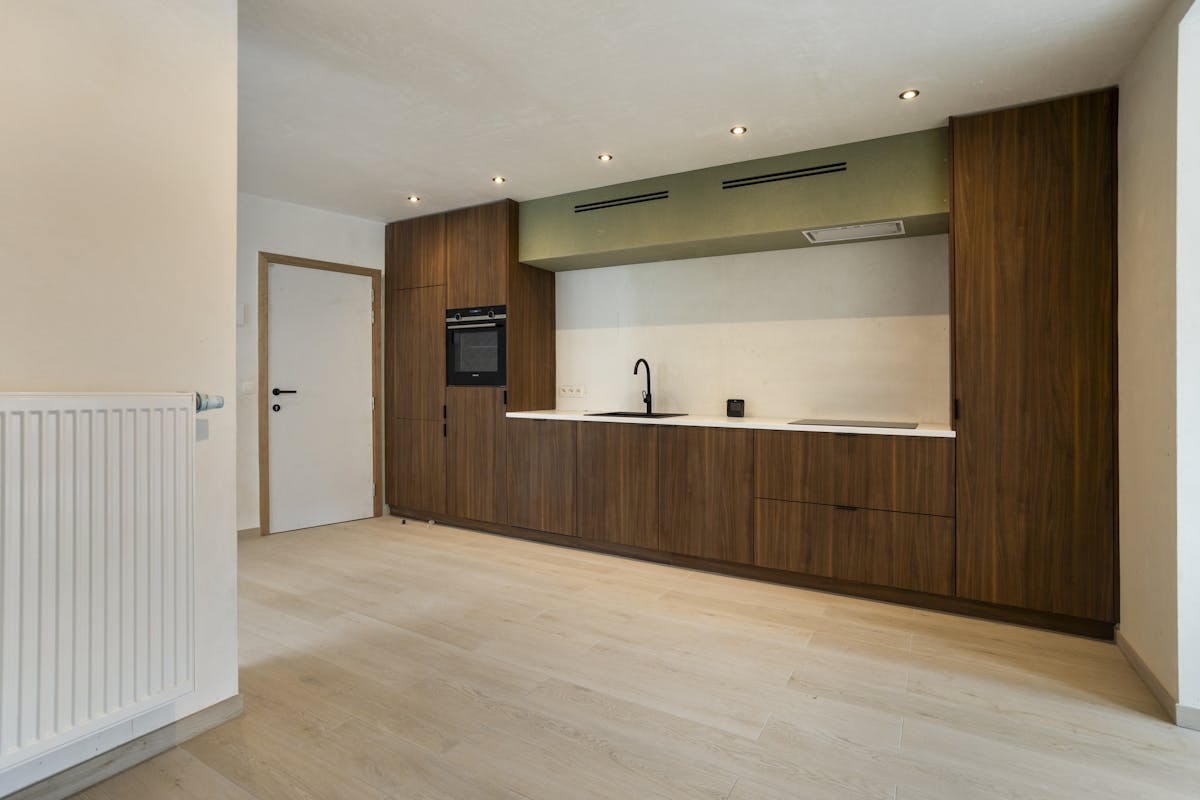 Pand met 2 gerenoveerde appartementen en winkel te Veurne. - foto 5