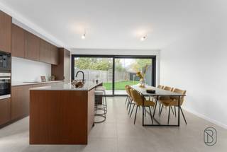 High-quality, luxurious modern new-build homes, ENERGY-NEUTRAL (21% VAT). E-LEVEL 0, TOP FINISH!Layout: entrance hall with separate toilet, bright...