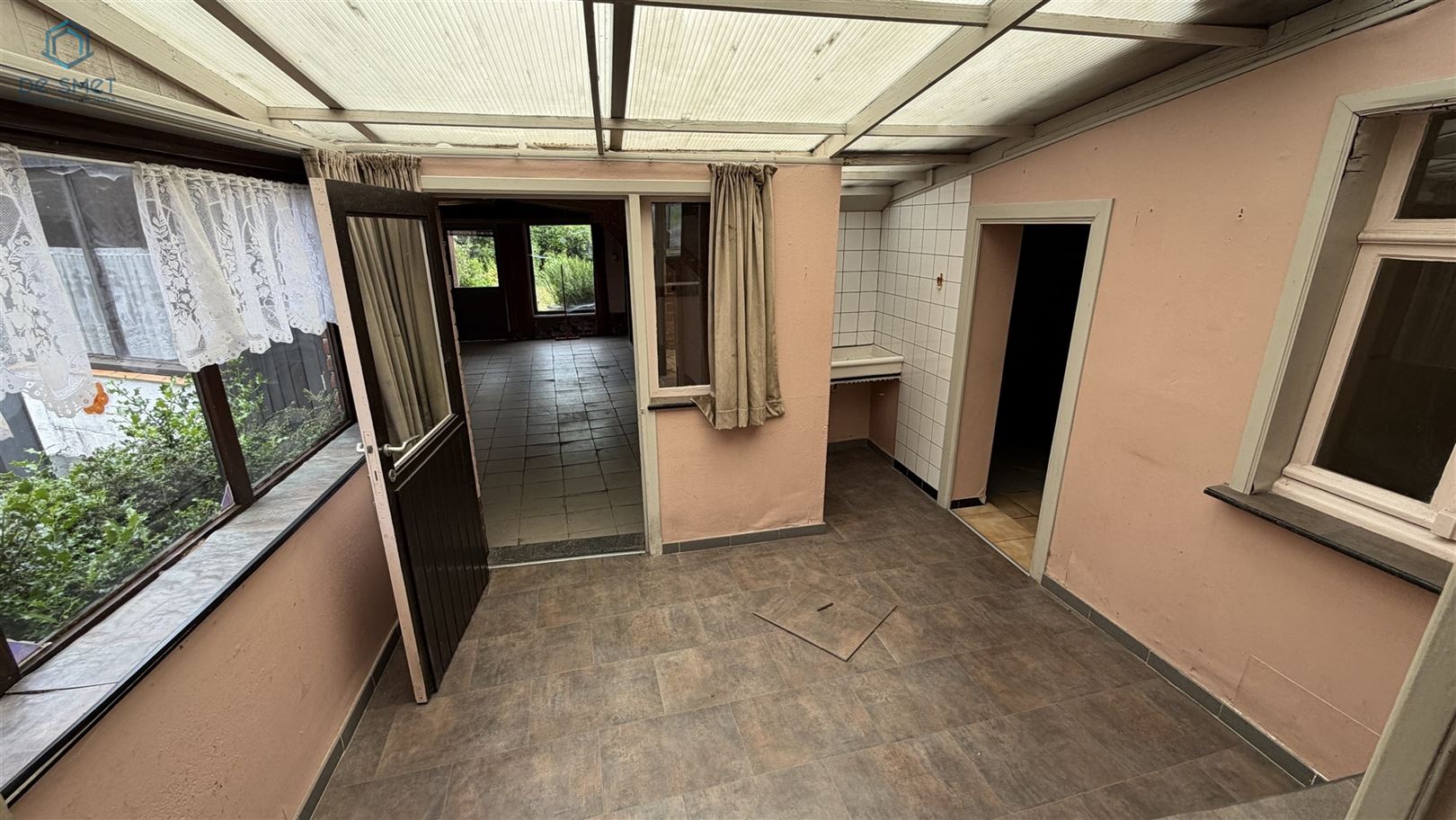 Te renoveren woning met 5 slaapkamers, garage en ruime tuin in het landelijke Viane - foto 4