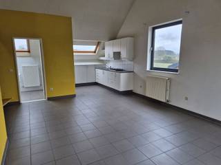 Instapklaar dakappartement met 1 slaapkamer in hartje DesselIn het centrum van Dessel bevindt zich dit verzorgd en lichtrijk appartement met een...