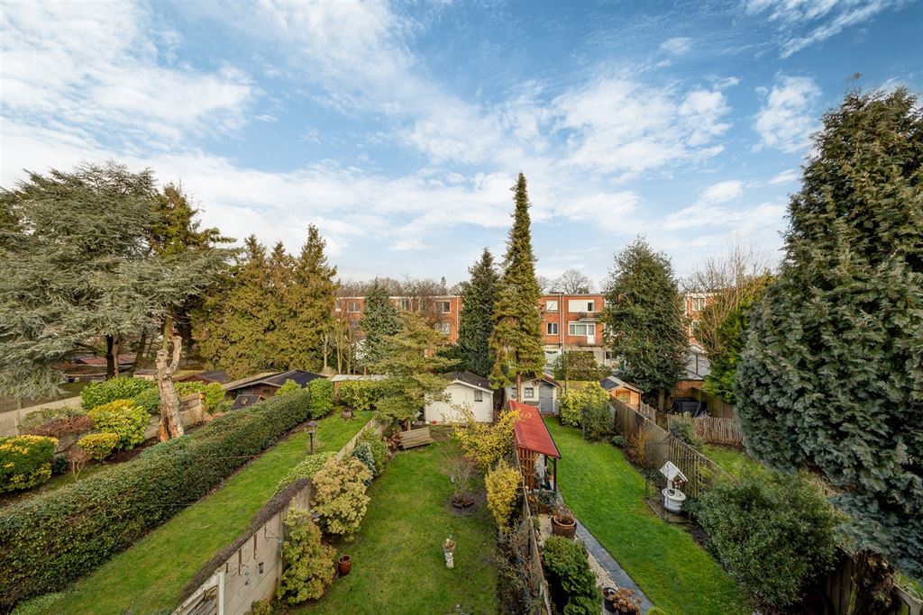 Volledig gerenoveerd appartement met terrasje - foto 5