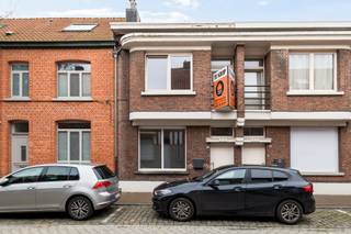 Instapklare stadswoning met twee slaapkamers en terras gelegen in het centrum van Herentals.Indeling en omschrijving:U betreedt deze stadswoning via...