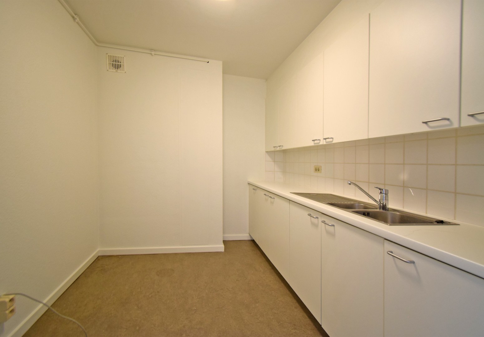 Commercial à louer à Roulers - photo 5