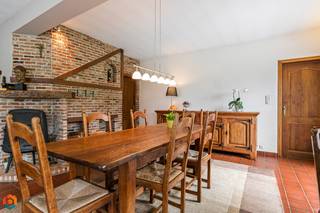 Op een goede locatie te Keerbergen bevindt zich deze ruime woning met 4 (mogelijks 5) slaapkamers op een mooi perceel van 1100m². U geniet hier...