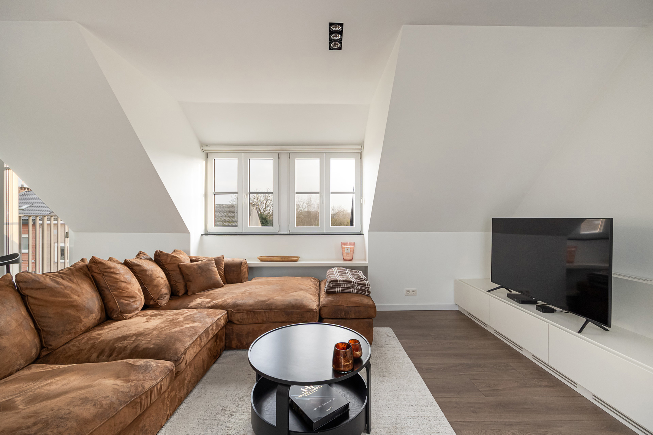 Knap dakappartement met fantastisch terras + garagebox - foto 5