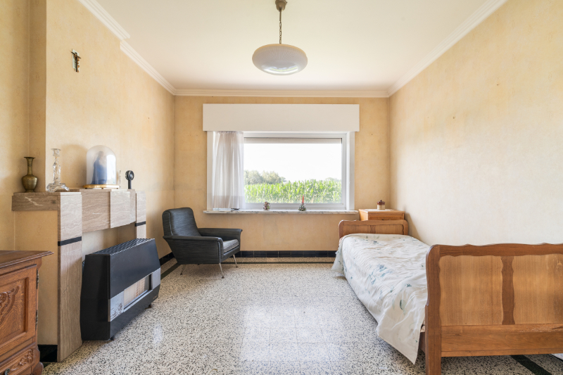 Charmante te renoveren woning met prachtig zicht - photo 5