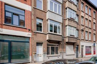 Renovated (2023) one-bedroom apartment This cozy apartment is located in a quiet one-way street near Park Spoor Noord. The location is extremely...