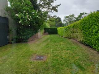 <p><strong>Volledig gemeubeld appartement op het gelijkvloers met privé tuin en terras, in het centrum van Zaventem.</strong></p>
<p>Ruime living (30m²) met open ingerichte keuken, welke voorzien is van vaatwasser, oven, koelkast en keramische kookplaat. Slaapkamer (10m²) met aansluitend douchekamer.<br />Berging/wasplaats voorzien van wasmachine. Aparte wc.<br />Buiten: grote privé tuin (west) met terras.<br /><strong>Huurprijs ALL IN! (elektriciteit, water, verwarming en internet)</strong></p>