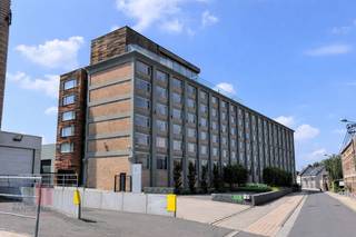 Instapklaar kantoor van 250 m² op toplocatie te Haacht te huur.Uitstekend gelegen nabij de N21 en op korte afstand van de N26, met een vlotte...