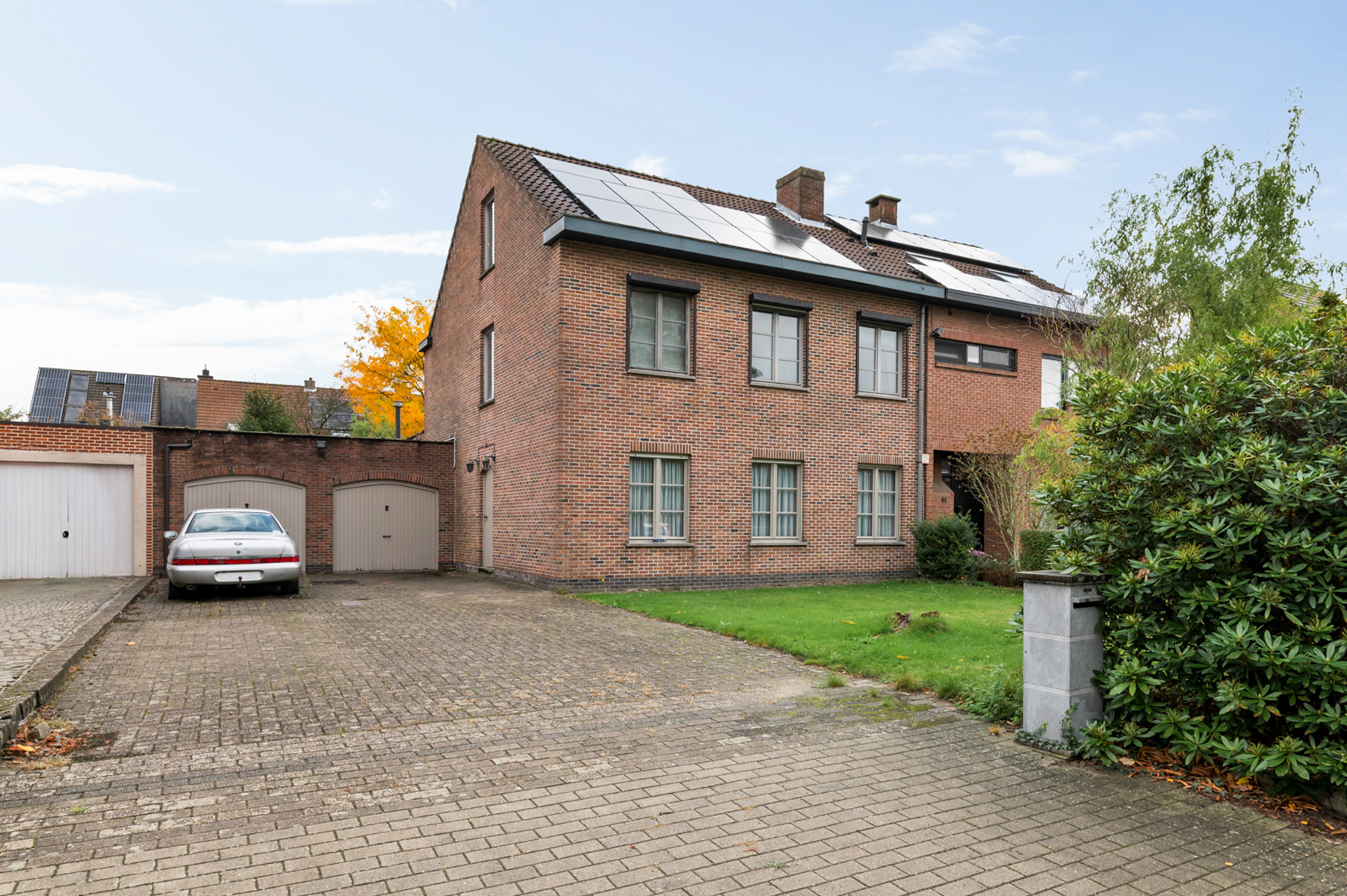 House for sale in Antwerp with 4 bedrooms - photo 1