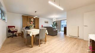 Dit moderne en lichtrijke huurappartement is gelegen in de Residentie Graaf van Loon, aan de Graaf van Loonstraat 28 bus 4 te Beringen...