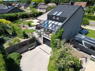 WELKOM IN UW DROOMWONING TE TESSENDERLO-HAM Dit bijzondere pand biedt een unieke combinatie van modern design en natuurlijke omgeving. Gelegen op een...