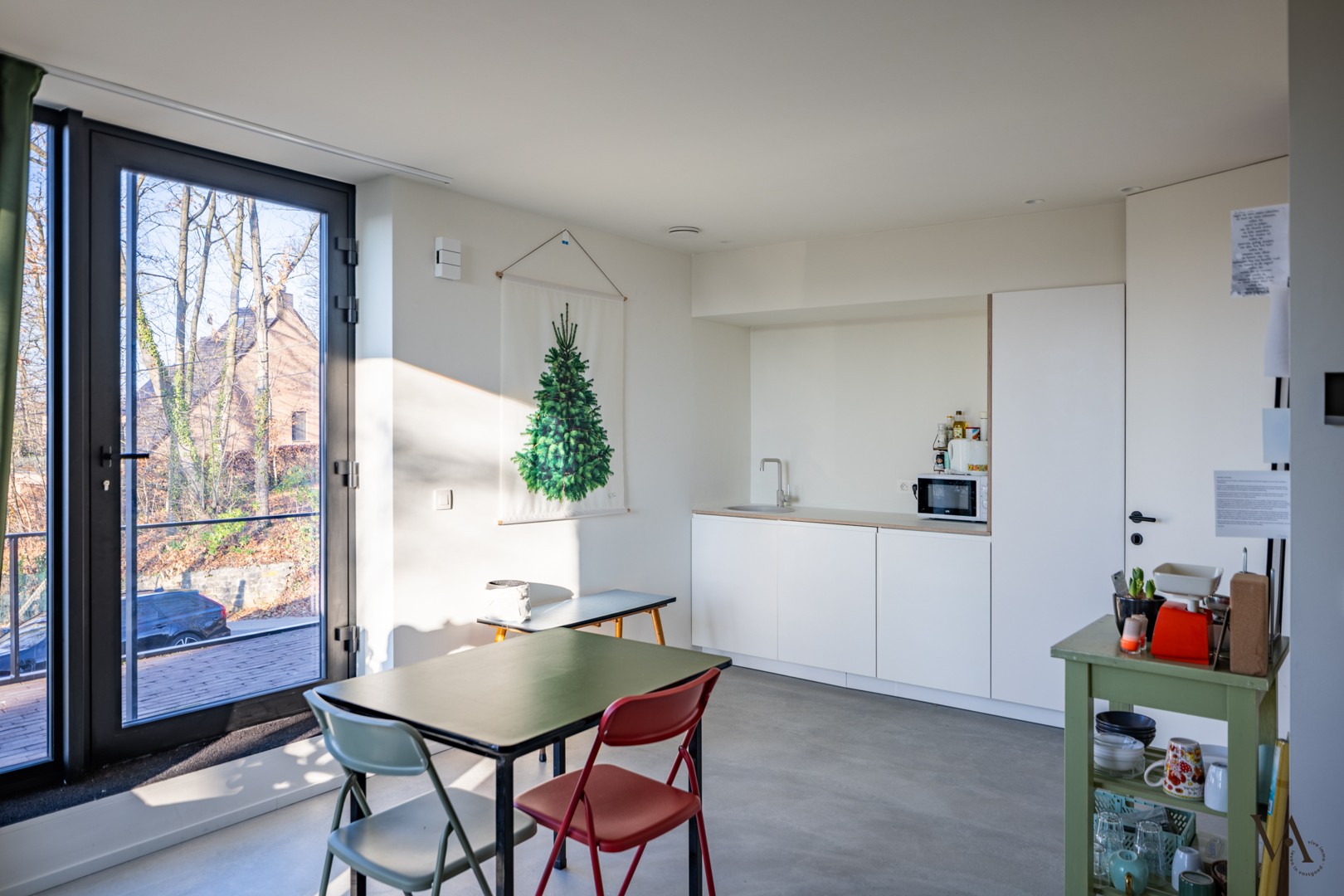 Compacte kantoor- of bureauruimte met eigen ingang in het groen - foto 4