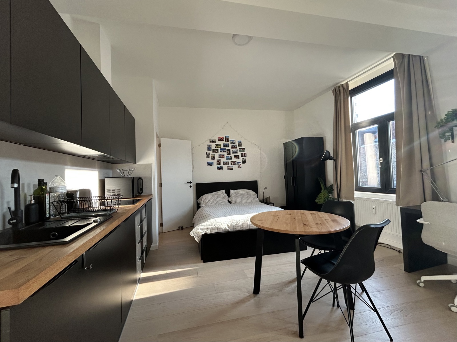 Bemeubelde studio met privatief terras. - foto 2