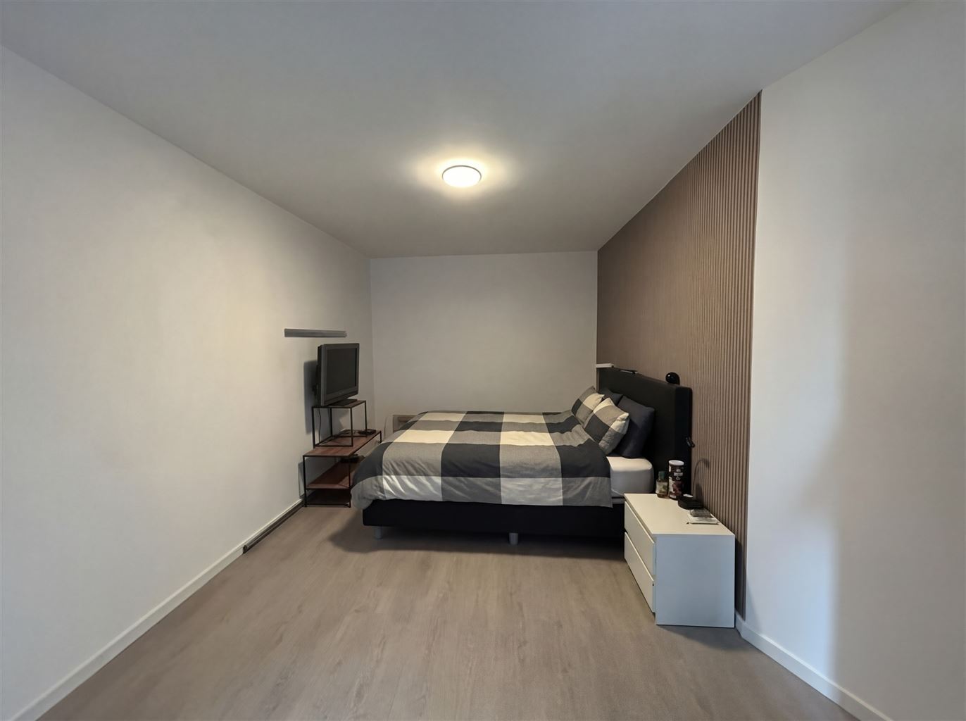 Gezellig appartement met 2 slaapkamers en terrasje nabij het centrum van Maaseik. - foto 5