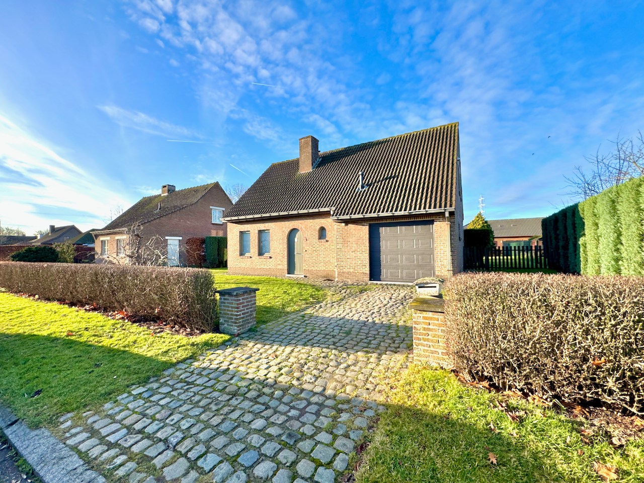 Tof woonhuis in een gekende woonwijk te Evergem - foto 1