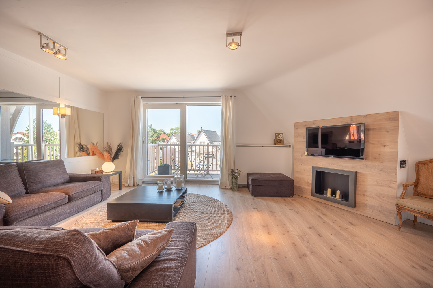 Volledig instapklaar 3 slaapkamer appartement op wandelafstand van de Zeedijk-Duinbergen - photo 1