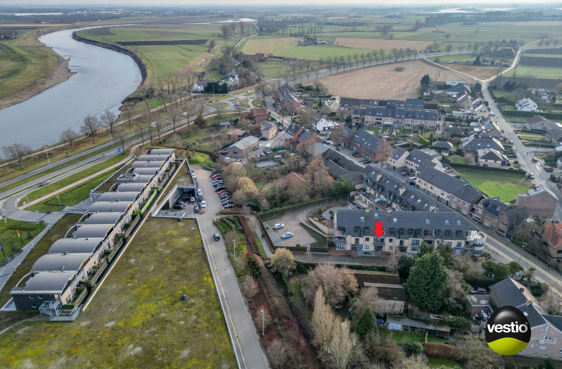 RUIM APPARTEMENT OP RUSTIGE LOCATIE AAN CENTRUM MAASEIK - foto 3