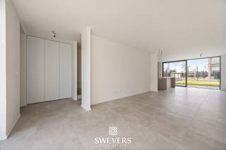 Voor meer info en foto’s, surf naar www.swevers.be – In een rustige, maar centraal gelegen buurt in Leopoldsburg staat deze...