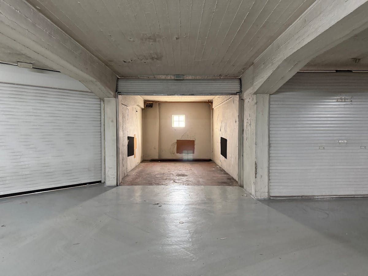 Garage box à vendre dans le centre-ville d'Ostende - photo 2