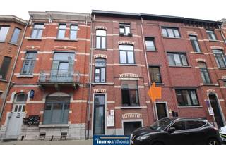 Dit appartement maakt deel uit van beperkte mede-eigendom met maar 4 andere wooneenheden.Het gebouw is in 2015 gerenoveerd en is o.b.v. een...