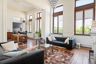 Dit voormalig postkantoor in neo-Vlaamse renaissancestijl werd in 1896 opgericht en in 2012 volledig gerenoveerd met respect voor het behoud...