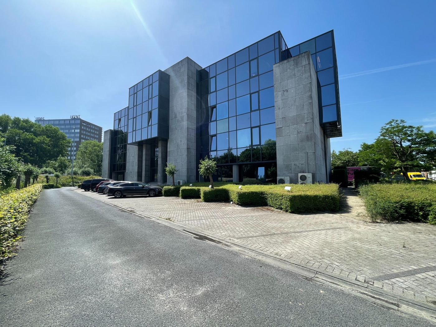 Lichtrijke kantoorruimte van 738 m² nabij de E40 te Zwijnaarde - foto 2
