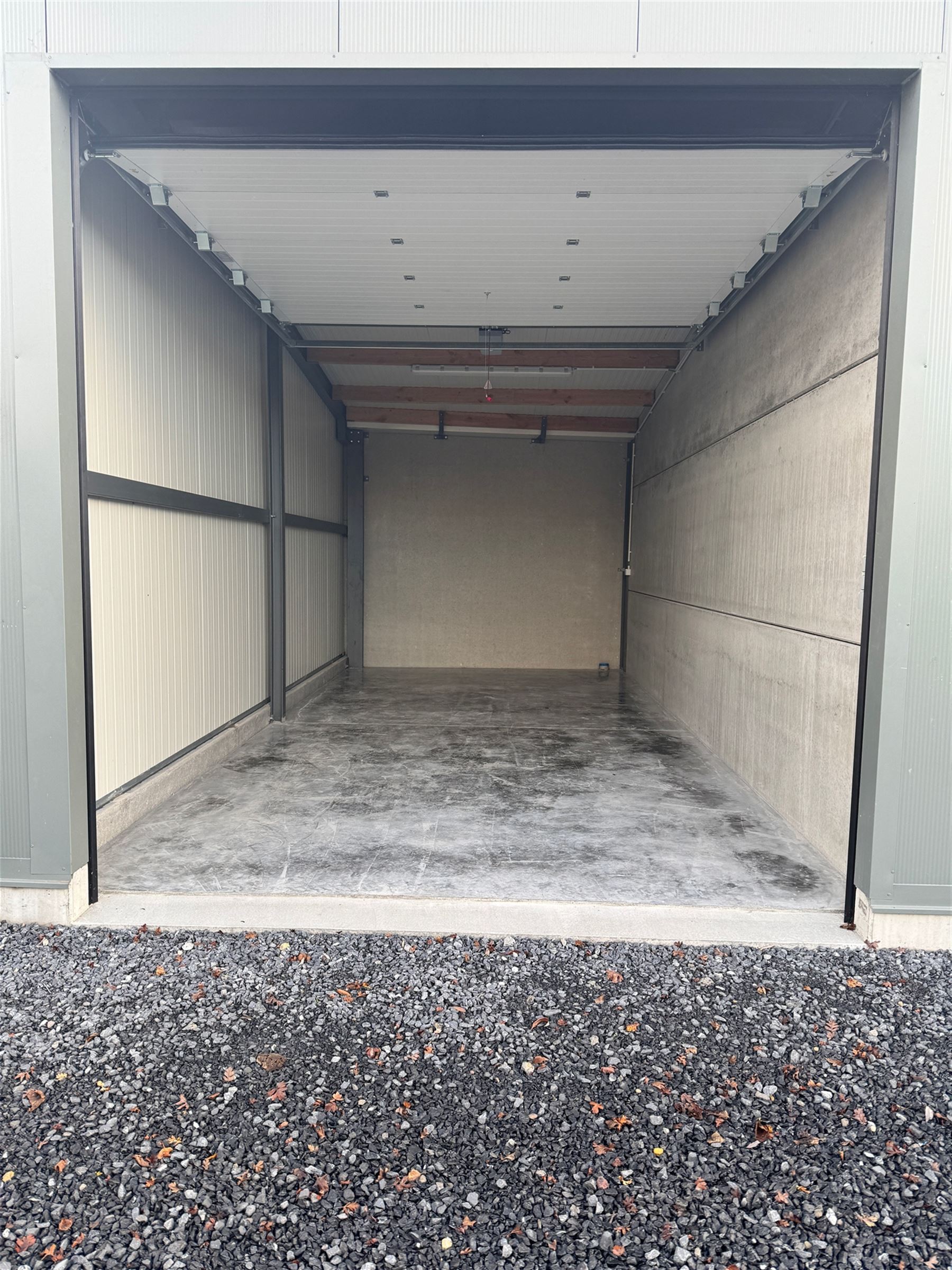 Garage te huur, ideaal voor uw mobilhome, oldtimer, boot,... - foto 2