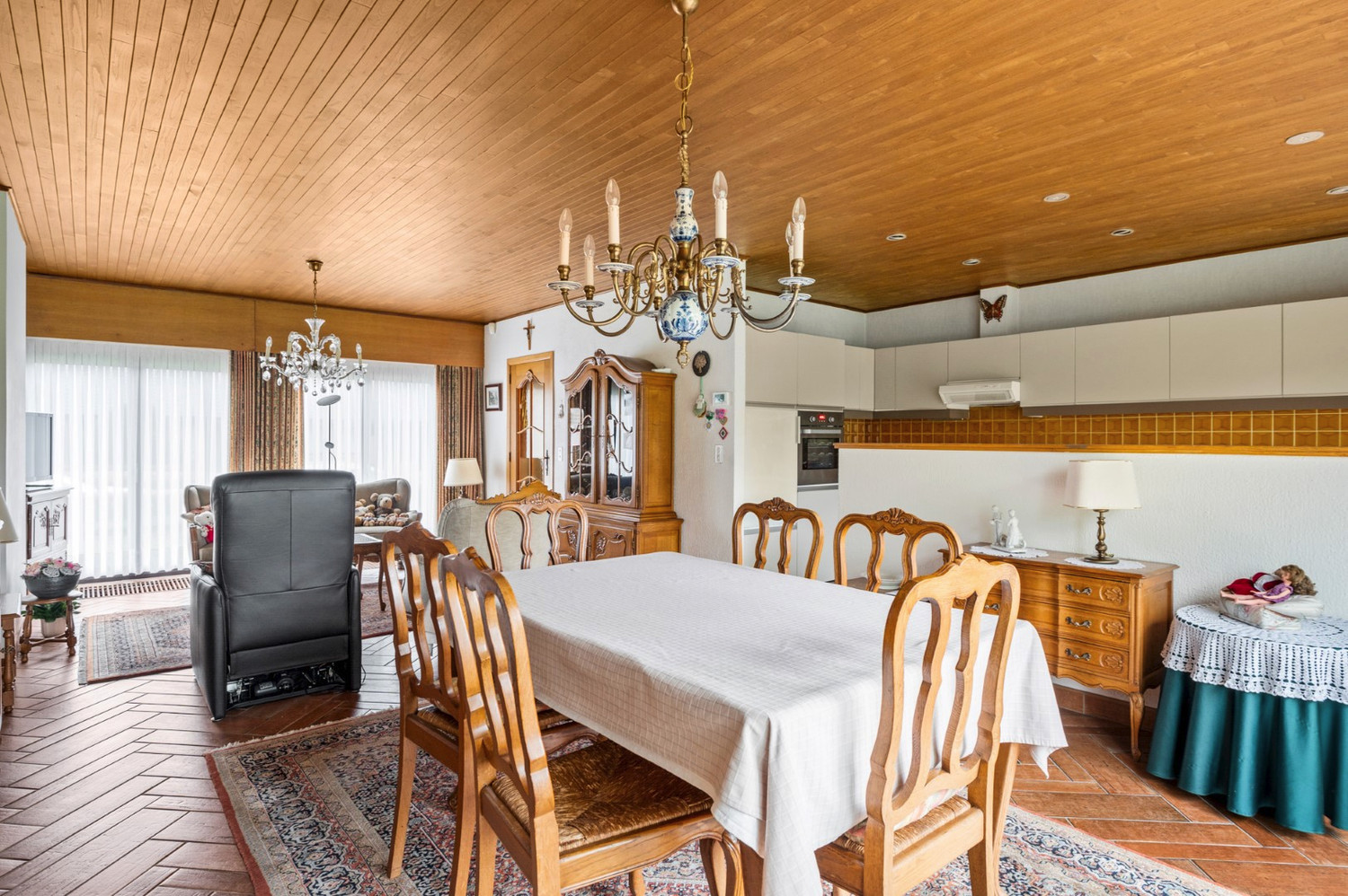 GOED ONDERHOUDEN LAAGBOUW VILLA OP TOPLOCATIE! - foto 3