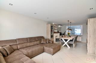 Deze volledig instapklare halfopen bebouwing is gelegen in het goed bereikbare Brustem bij Sint-Truiden, op een perceel van 5a13ca. De woning...